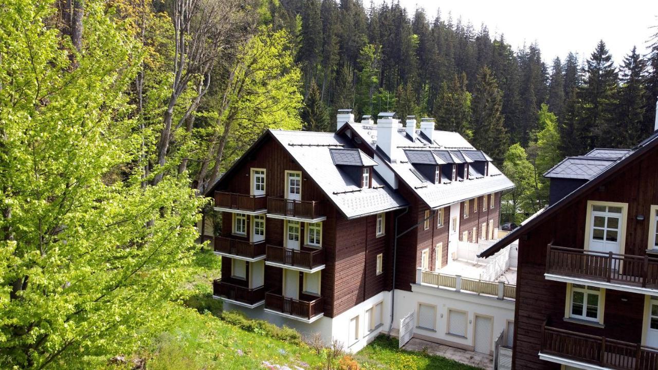 Hubertus Karlova Studánka Aparthotel Exterior foto