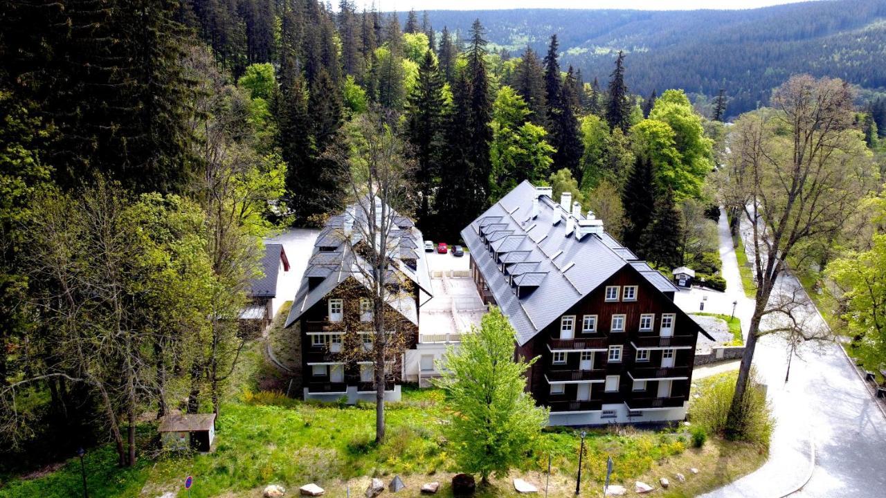 Hubertus Karlova Studánka Aparthotel Exterior foto