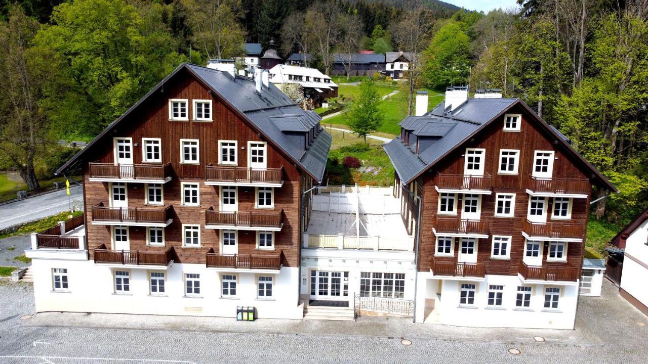 Hubertus Karlova Studánka Aparthotel Exterior foto